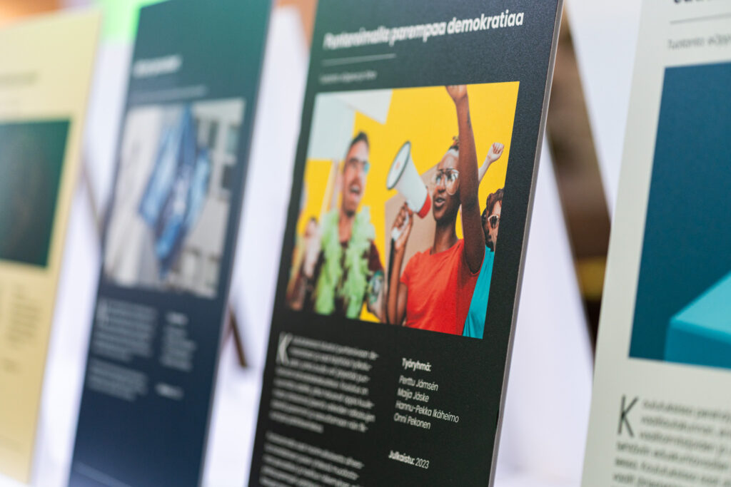 Kuvituskuvassa on eOppivan tuottamia koulutuksia